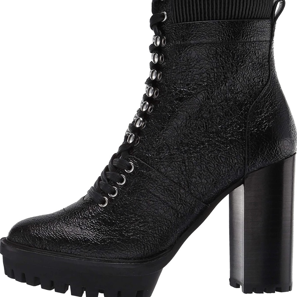 Like new! Vince Camuto Ermania lace up platform boots!